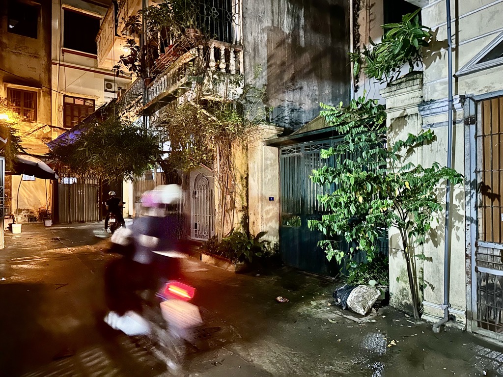 Bán nhà Nguyễn Văn Trỗi - diện tích 54m2 4 tầng - Mặt phố - giá 27,5 tỷ