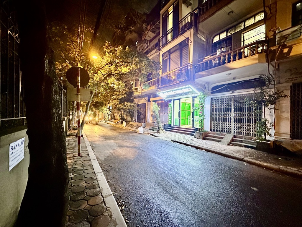 Bán nhà Nguyễn Văn Trỗi - diện tích 54m2 4 tầng - Mặt phố - giá 27,5 tỷ