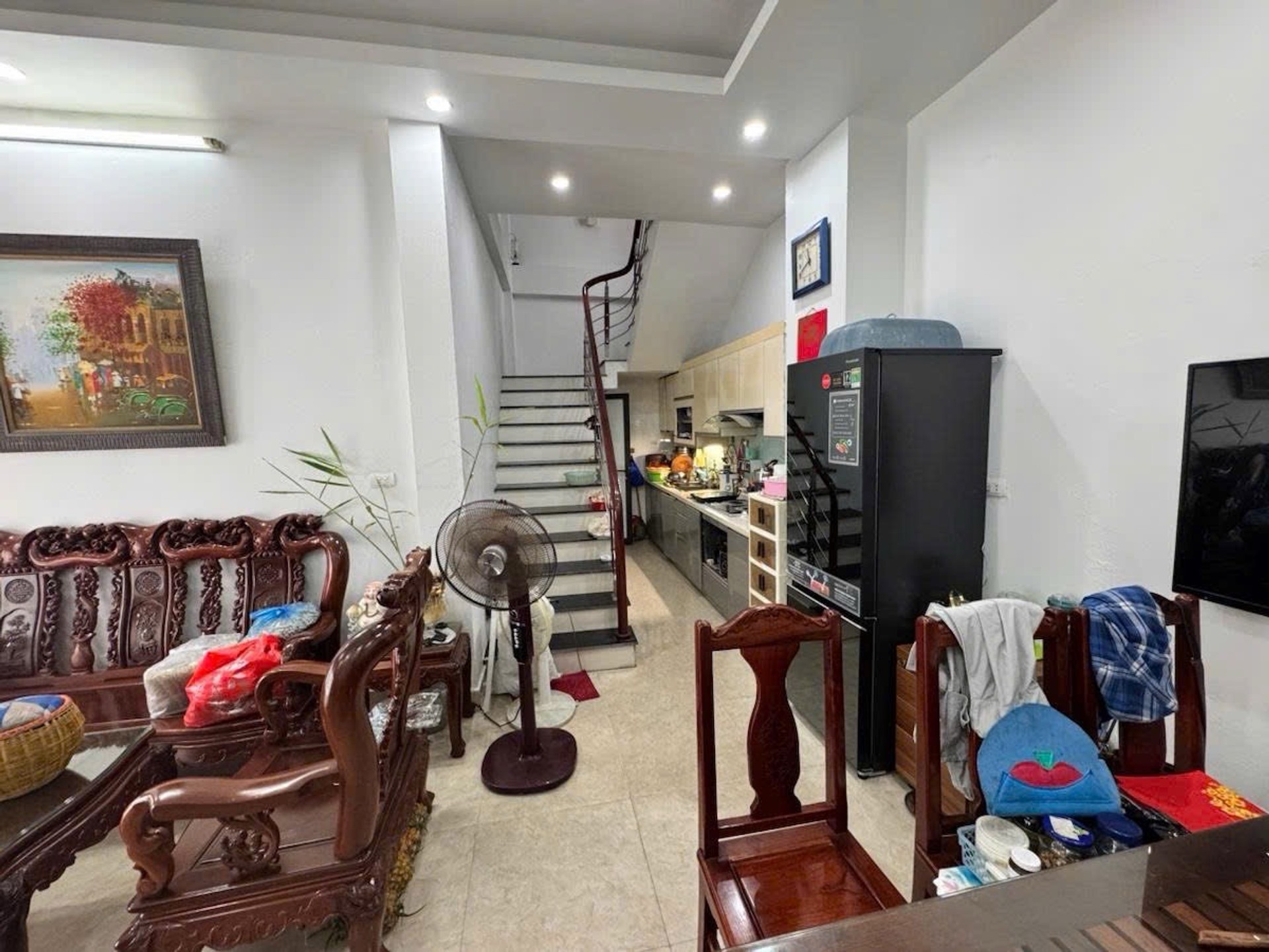 Bán nhà ngõ Quỳnh - diện tích 31m2 5 tầng - Ô tô đỗ cửa - giá 8,75 tỷ