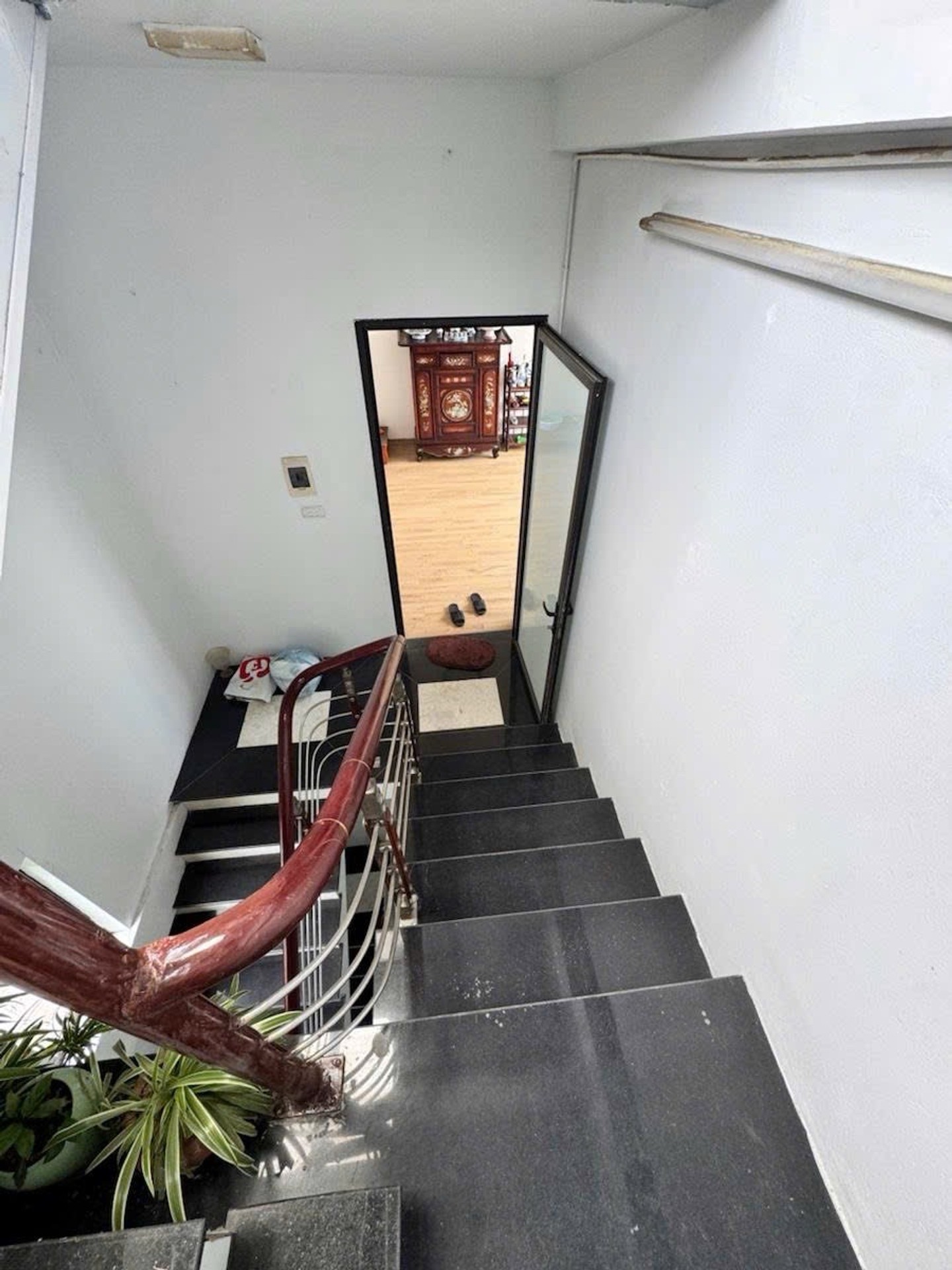 Bán nhà ngõ Quỳnh - diện tích 31m2 5 tầng - Ô tô đỗ cửa - giá 8,75 tỷ