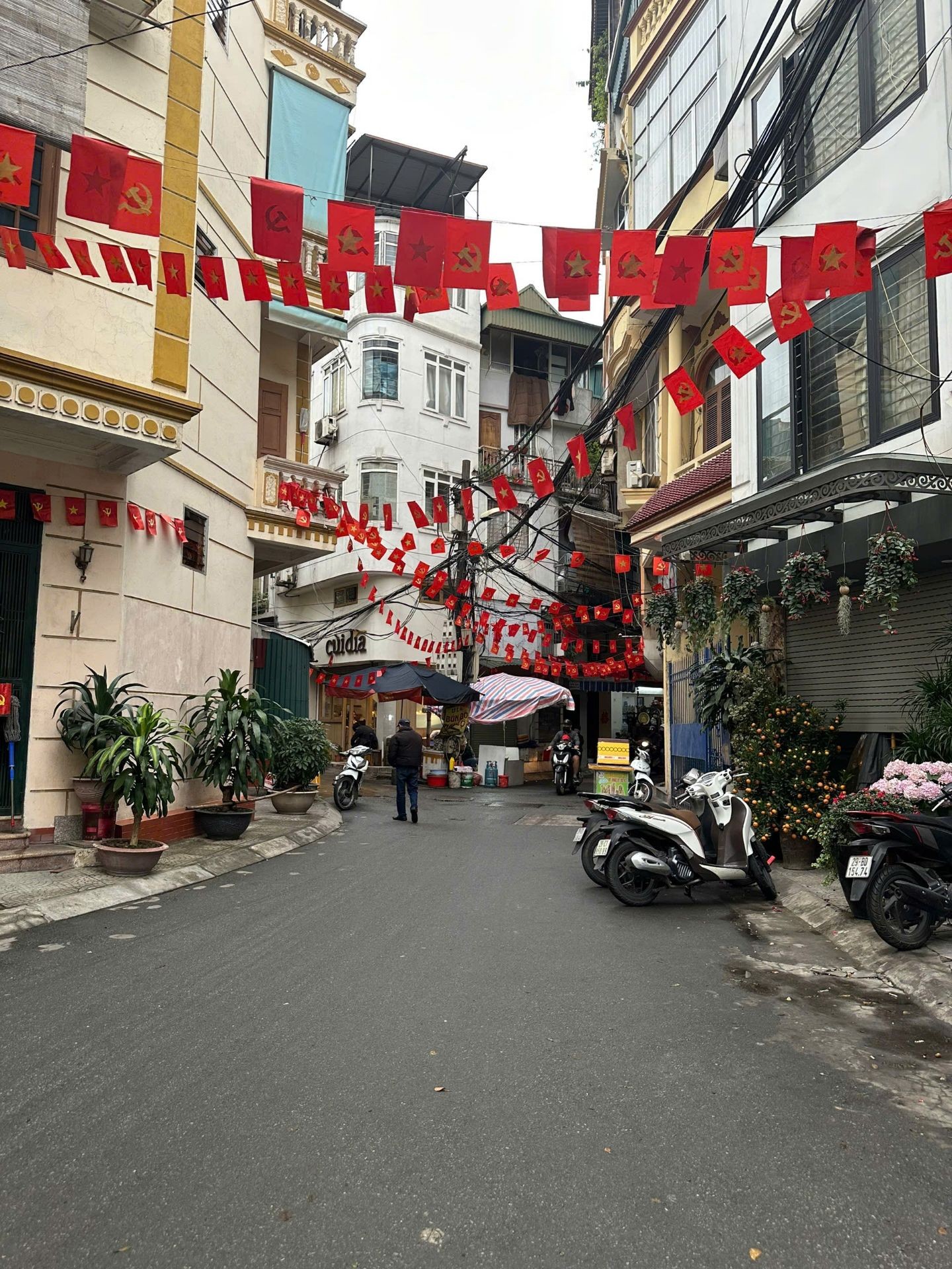 Bán nhà Vân Hồ 3 - diện tích 31m2 2 tầng - Ô tô tránh - giá 12,9 tỷ