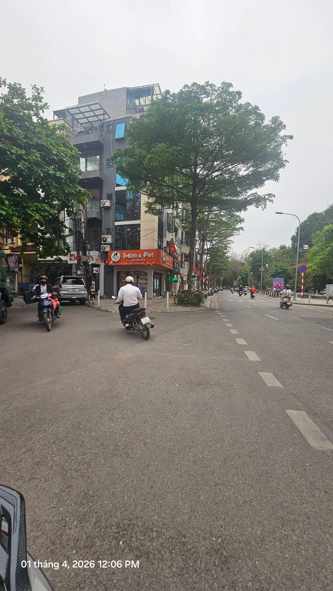 Bán nhà Vân Hồ 3 - diện tích 31m2 2 tầng - Ô tô tránh - giá 12,9 tỷ