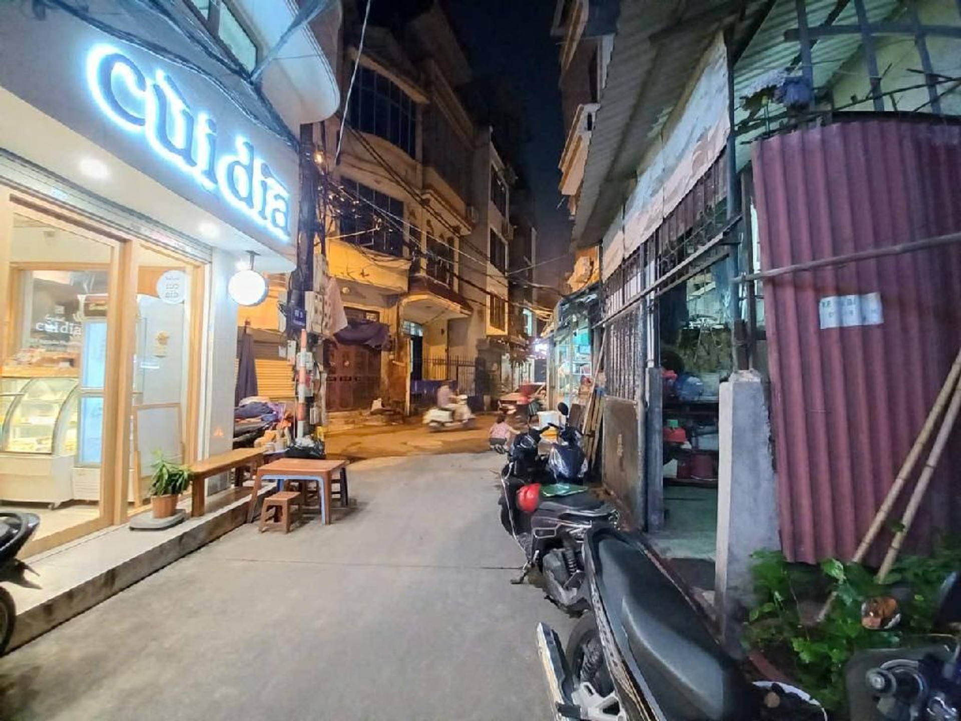 Bán nhà Vân Hồ 3 - diện tích 31m2 2 tầng - Ô tô tránh - giá 12,9 tỷ