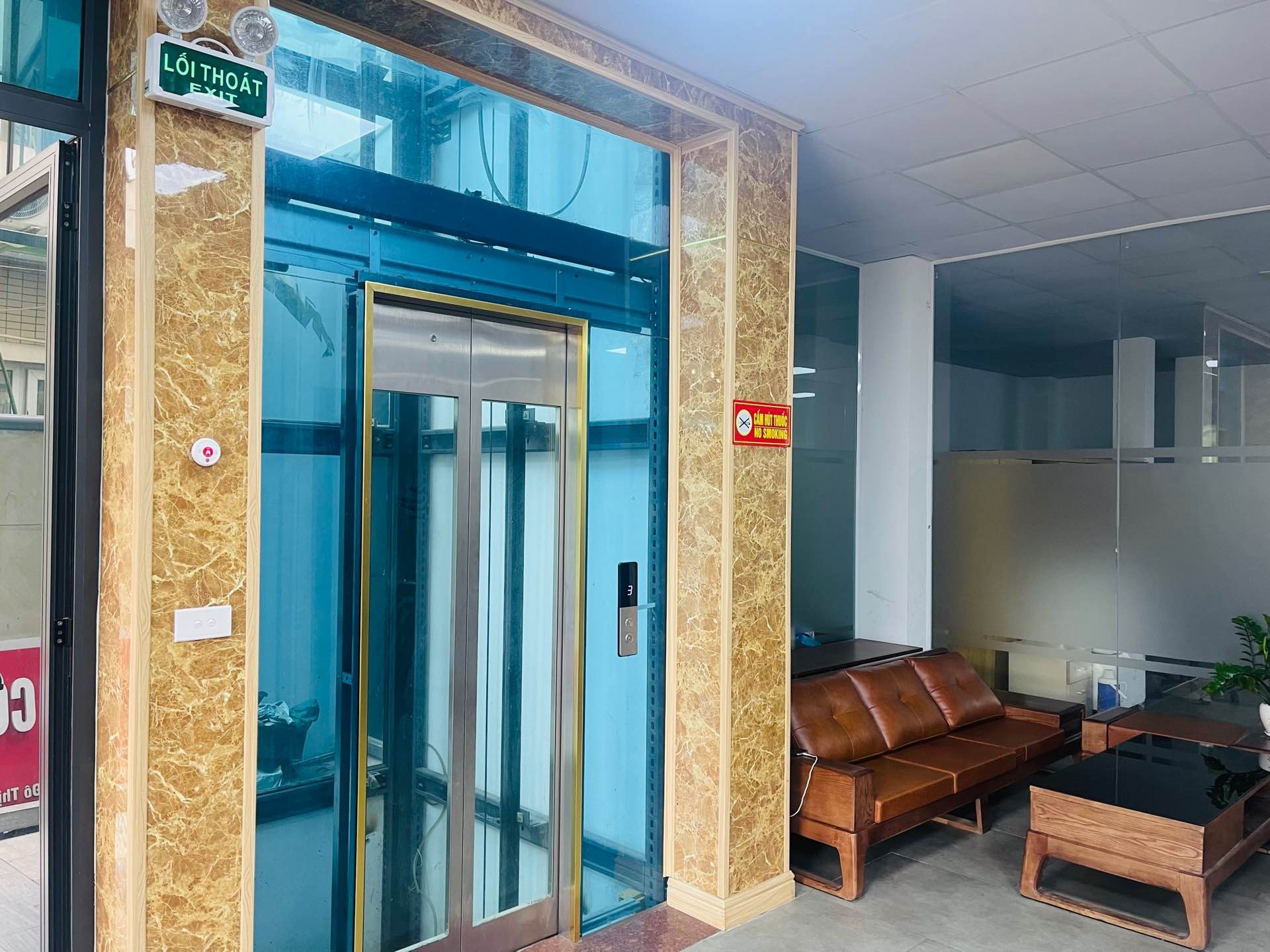 Bán nhà Linh Đàm - diện tích 210m2 5 tầng - Biệt thự đẳng cấp - giá 73 tỷ