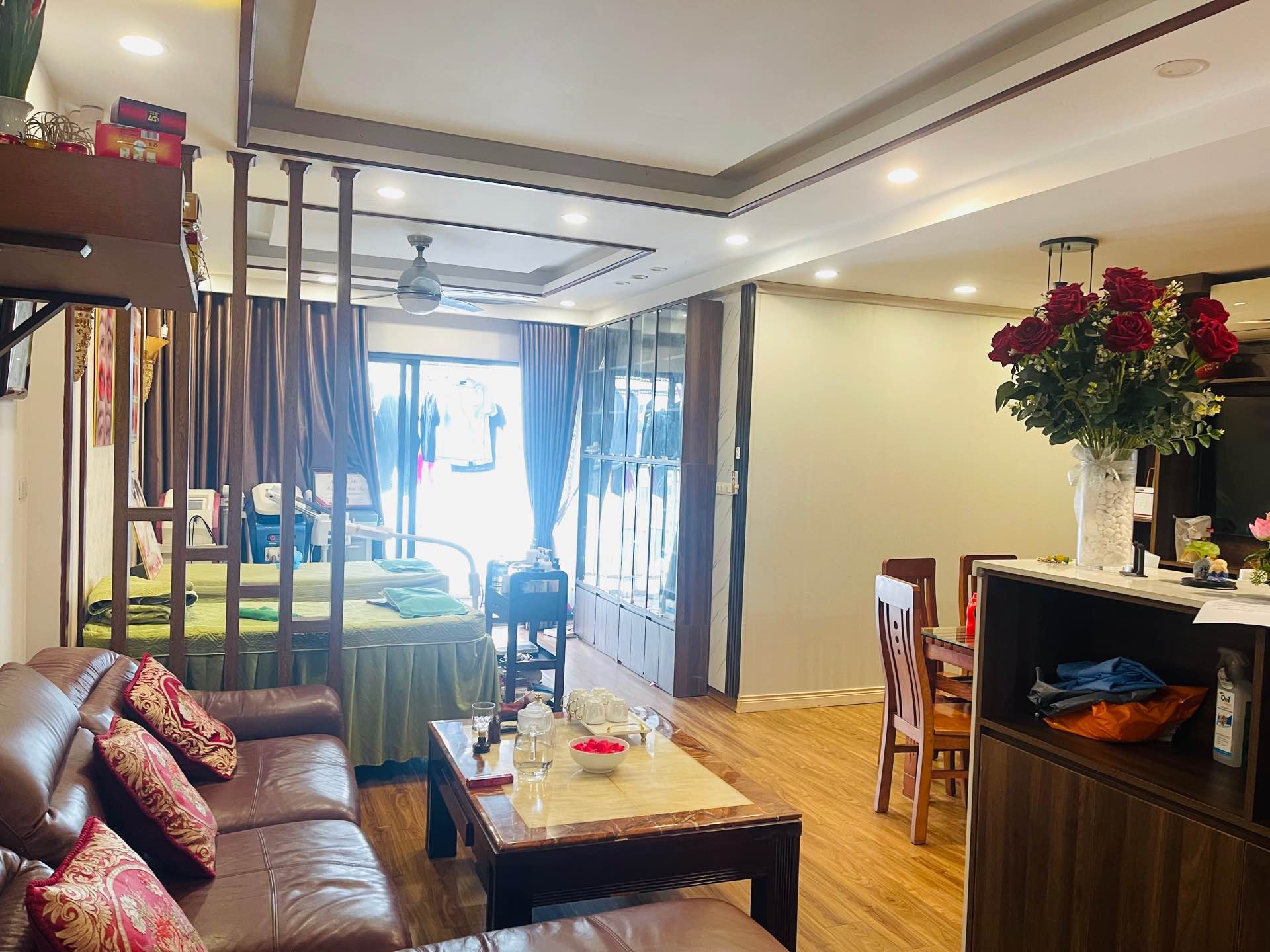 Bán nhà Linh Đàm - diện tích 210m2 5 tầng - Biệt thự đẳng cấp - giá 73 tỷ
