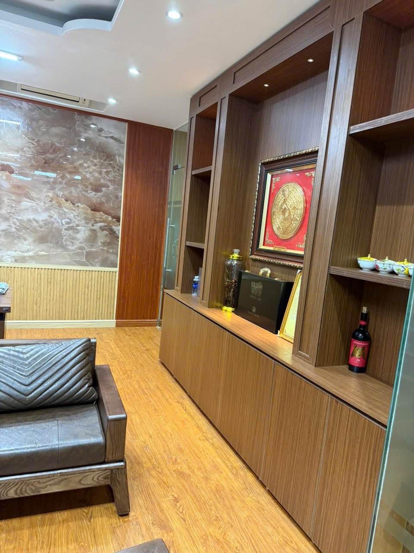 Bán nhà Linh Đàm - diện tích 210m2 5 tầng - Biệt thự đẳng cấp - giá 73 tỷ