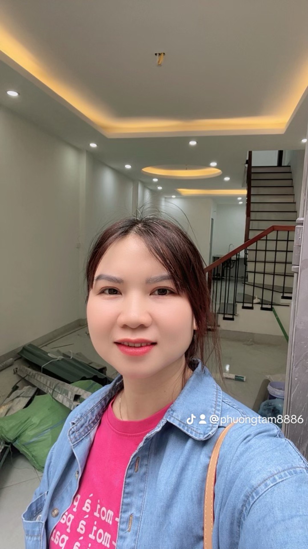 Bán nhà Định Công Hạ - diện tích 43m2 3 tầng - Nhà lô góc ô tô cách 20m - giá 5,3 tỷ