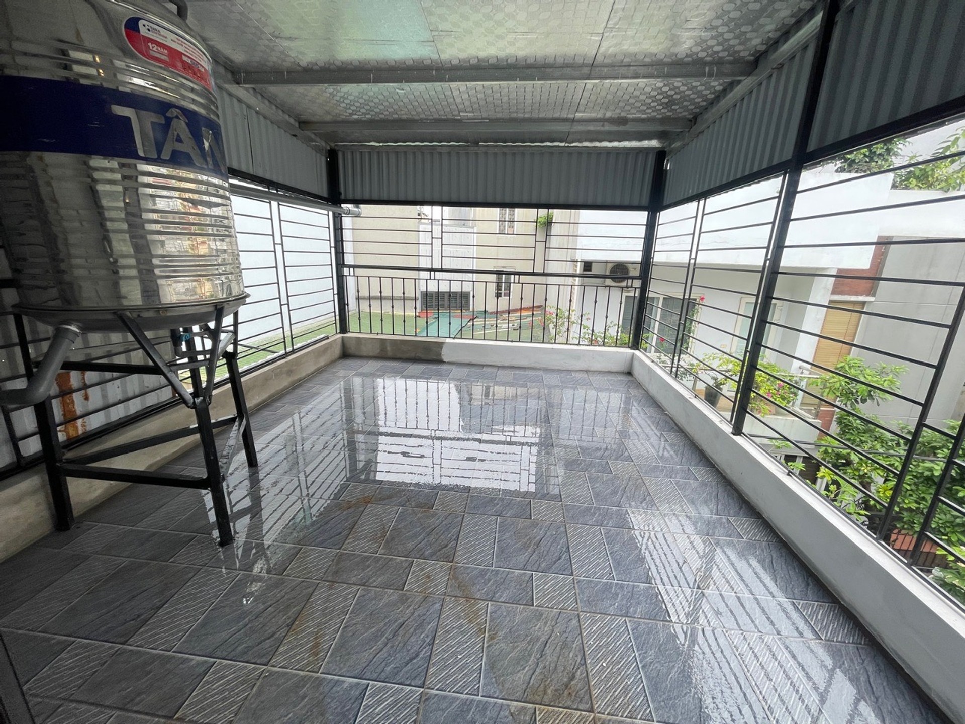 Bán nhà Định Công Hạ - diện tích 43m2 3 tầng - Nhà lô góc ô tô cách 20m - giá 5,3 tỷ