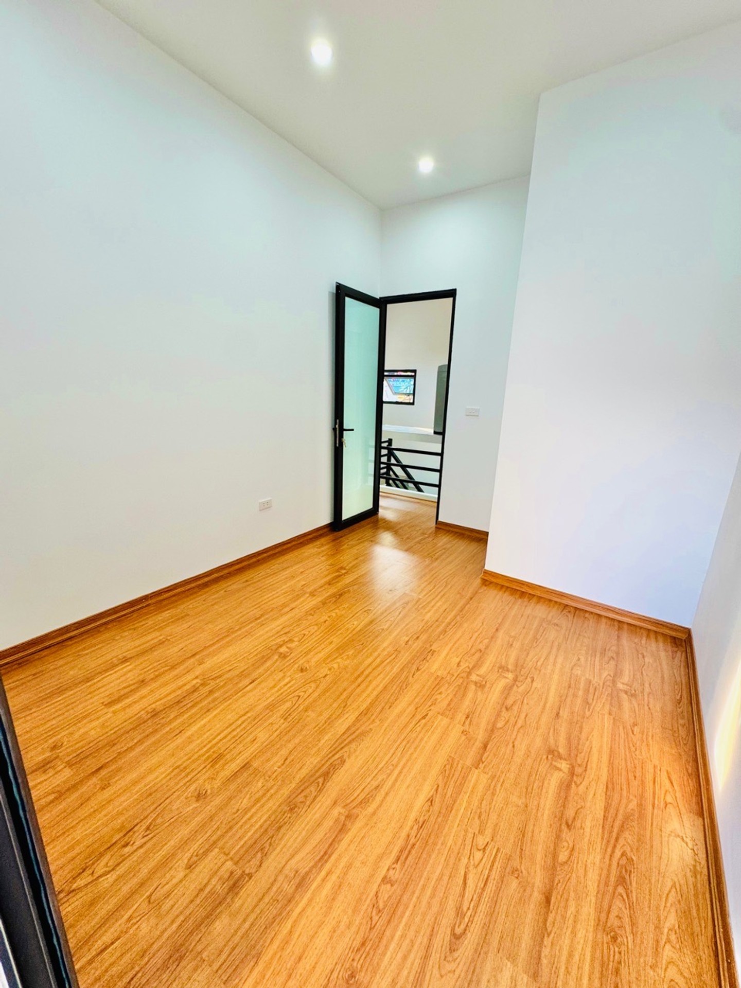Bán nhà Nguyễn Đức Cảnh - diện tích 36m2 3 tầng - Mặt ngõ ba gác - giá 3,68 tỷ