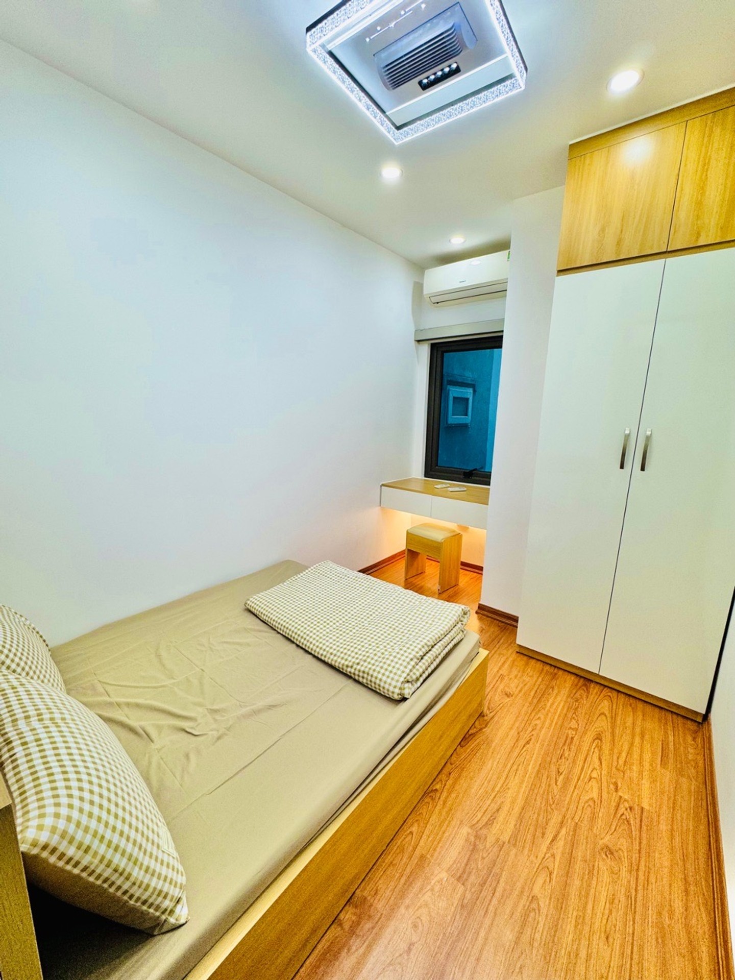 Bán nhà Nguyễn Đức Cảnh - diện tích 36m2 3 tầng - Mặt ngõ ba gác - giá 3,68 tỷ