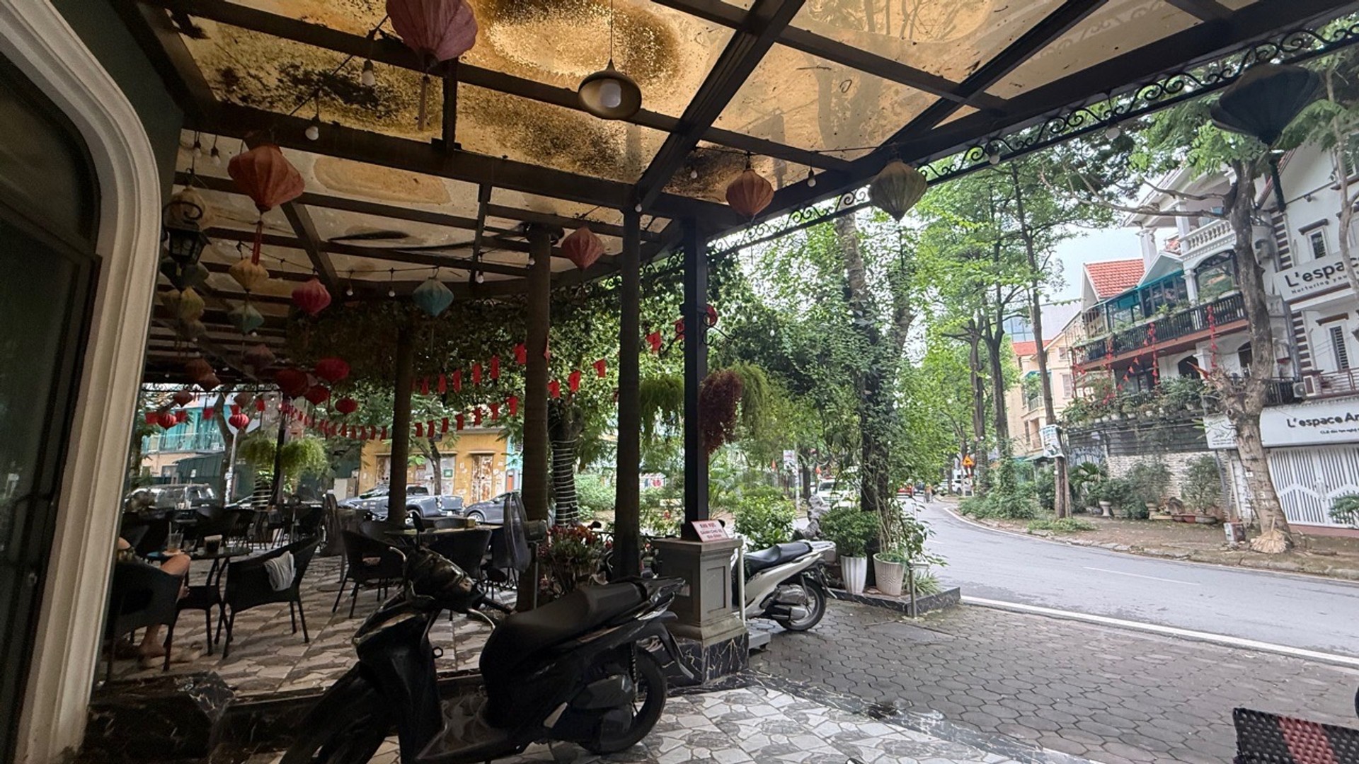 Bán nhà Linh Đàm - diện tích 215m2 4 tầng - Lô góc 04 mặt thoáng - giá 90 tỷ