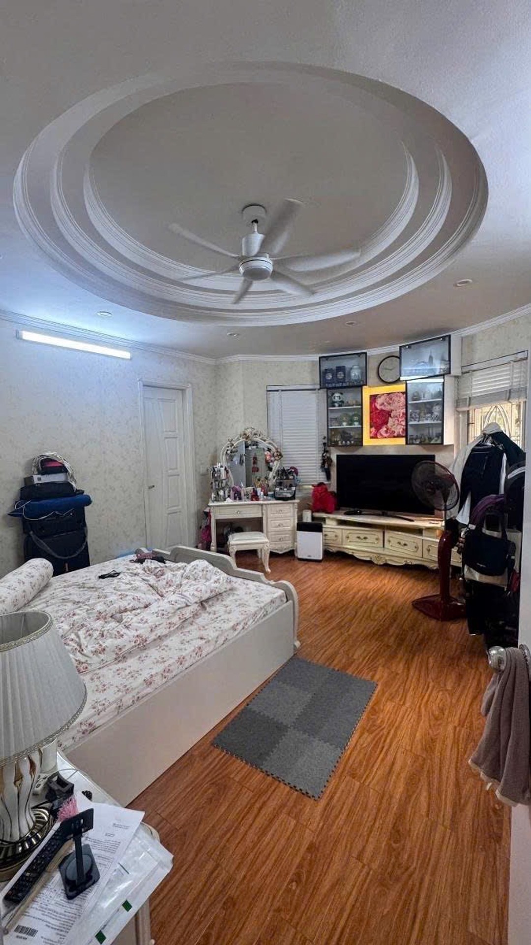 Bán nhà Linh Đàm - diện tích 215m2 4 tầng - Lô góc 04 mặt thoáng - giá 90 tỷ