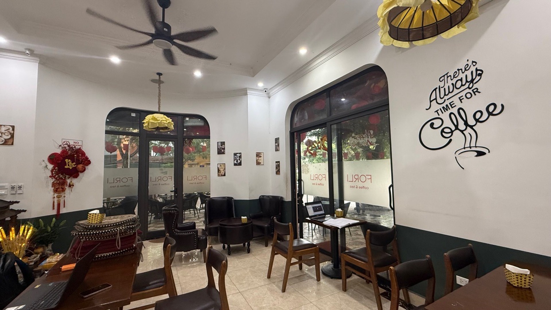 Bán nhà Linh Đàm - diện tích 215m2 4 tầng - Lô góc 04 mặt thoáng - giá 90 tỷ
