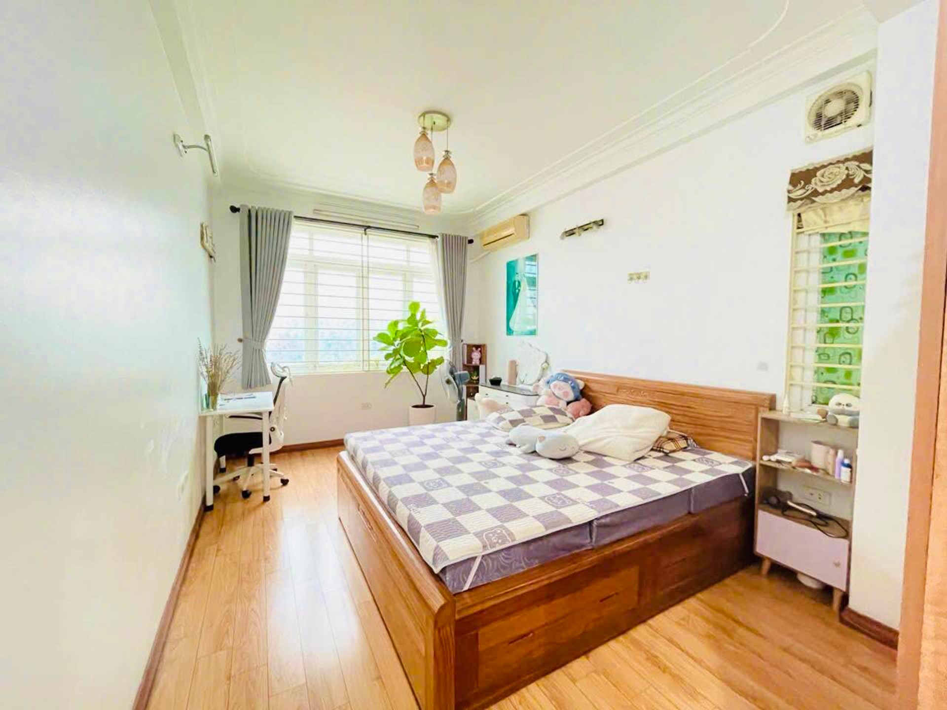Bán nhà Tạ Quang Bửu - diện tích 31m2 5 tầng - Nhà dân xây - giá 11,6 tỷ