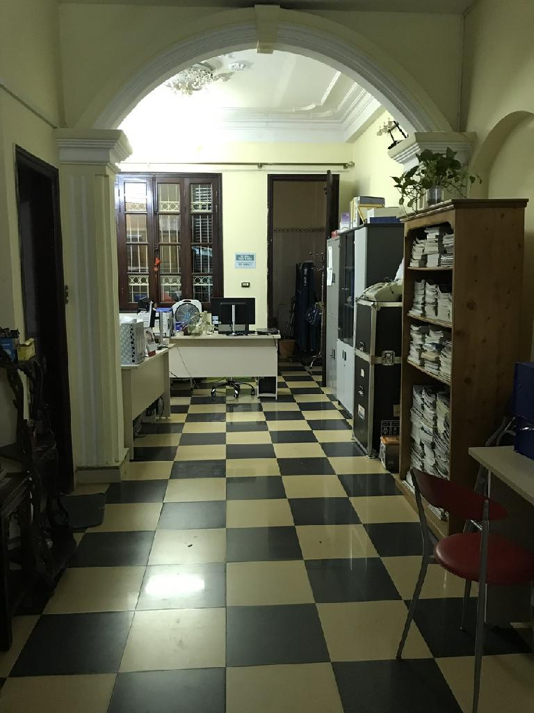 Bán nhà Định Công - diện tích 92m2 4 tầng - ô tô tránh - giá 41,5 tỷ