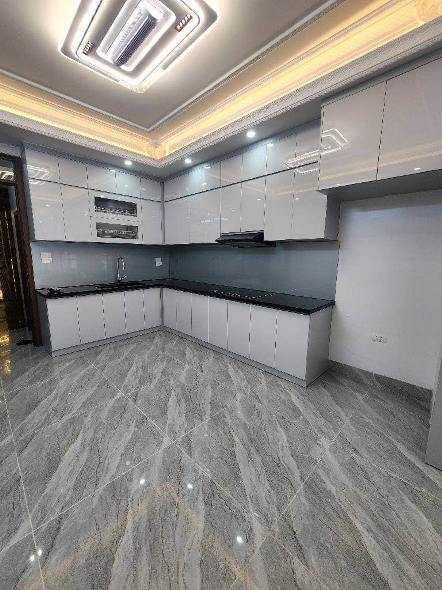 Bán nhà Ngũ Nhạc - diện tích 54m2 5 tầng - nhà mặt phố ô tô tránh - giá 16 tỷ