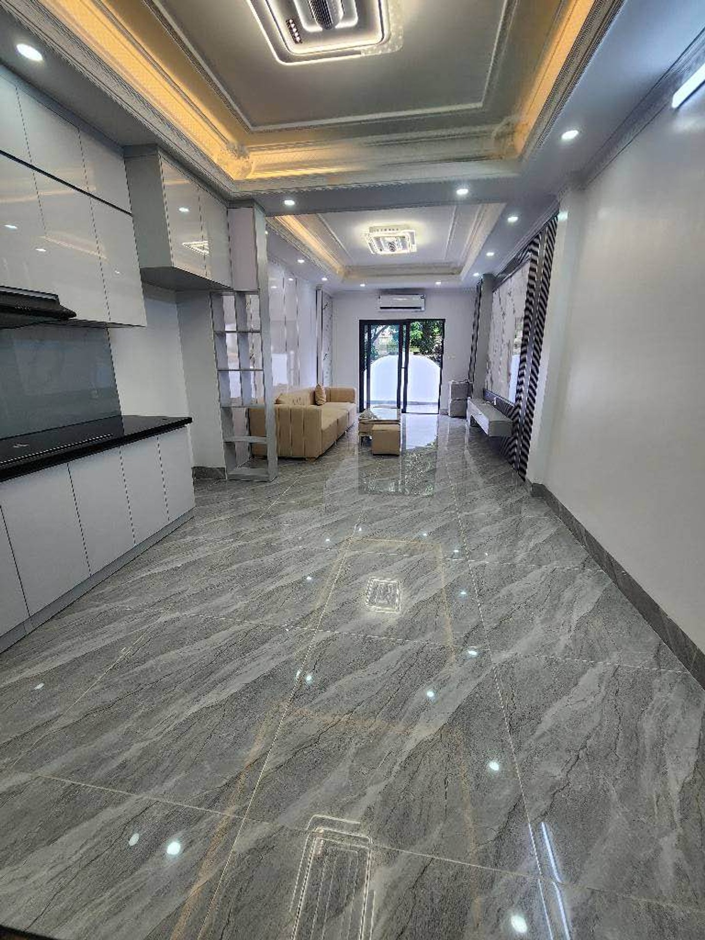 Bán nhà Ngũ Nhạc - diện tích 54m2 5 tầng - nhà mặt phố ô tô tránh - giá 16 tỷ