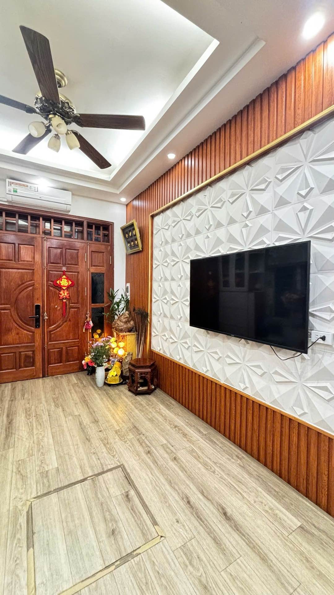 Bán nhà Đại Từ - diện tích 34m2 5 tầng - Lô góc - giá 9,6 tỷ