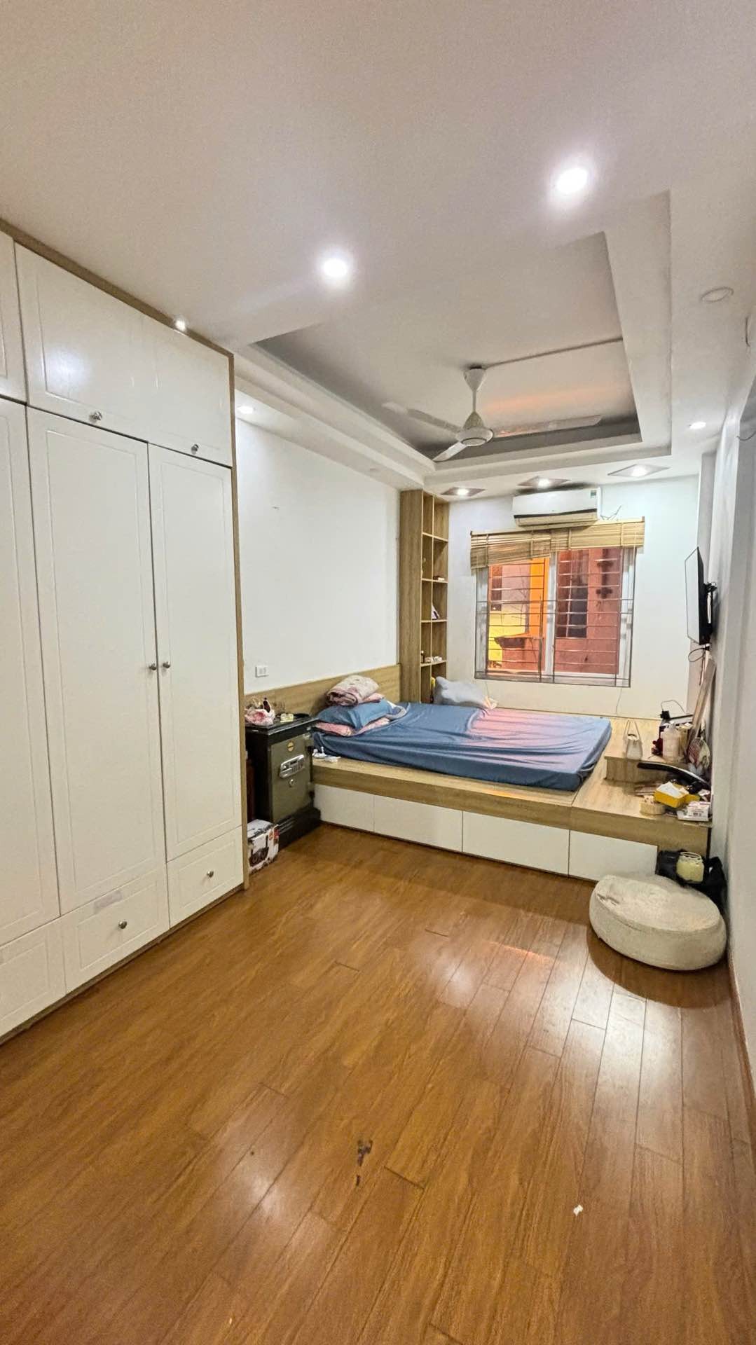 Bán nhà Đại Từ - diện tích 34m2 5 tầng - Lô góc - giá 9,6 tỷ