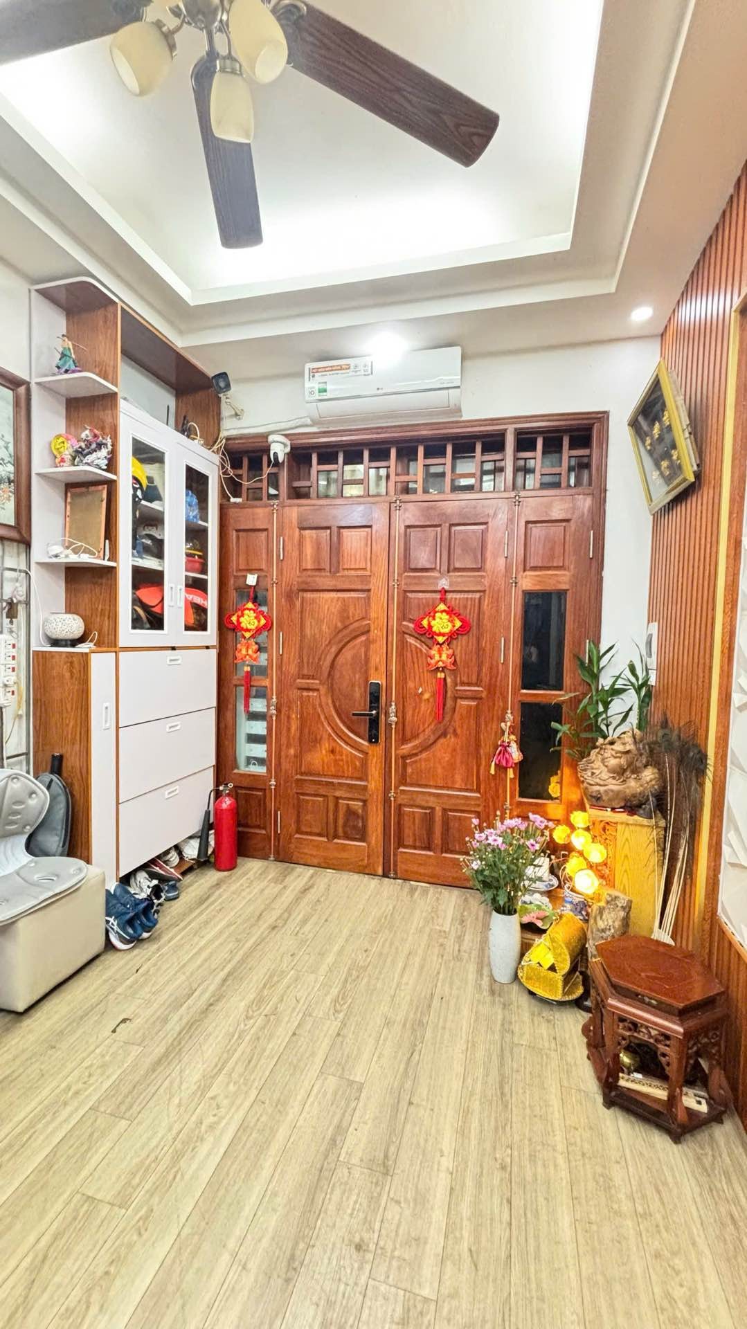 Bán nhà Đại Từ - diện tích 34m2 5 tầng - Lô góc - giá 9,6 tỷ