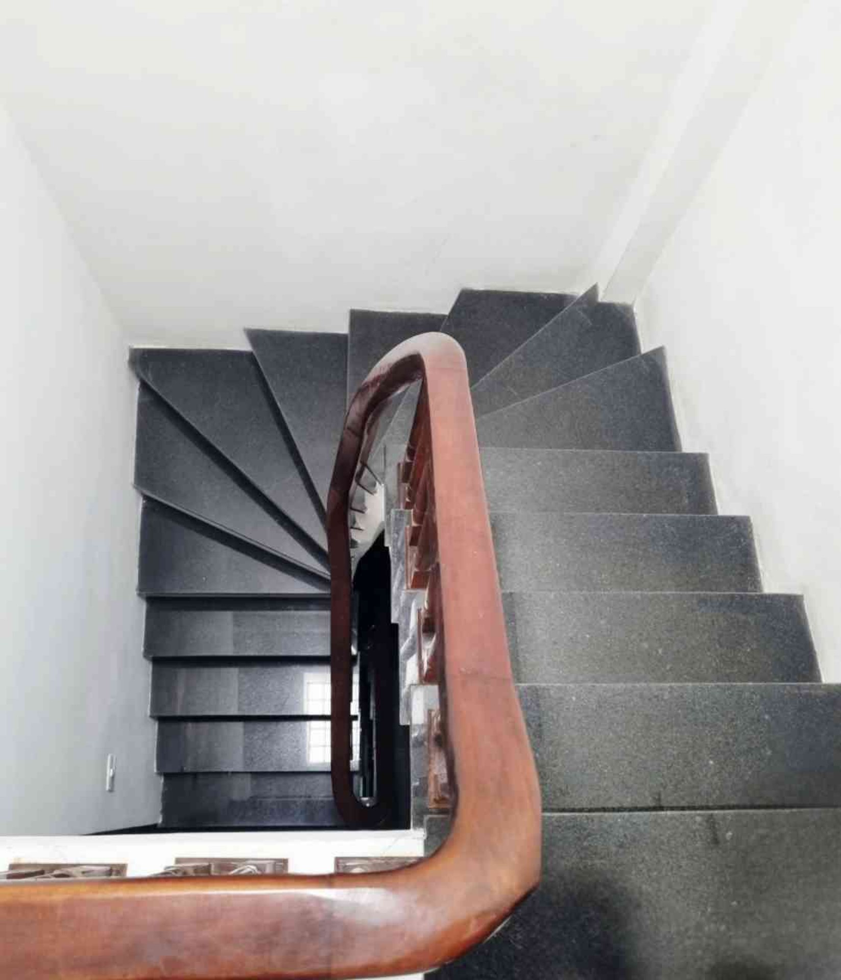 Bán nhà Hoàng Mai - diện tích 38m2 5 tầng - gần ô tô - giá 7,8 tỷ