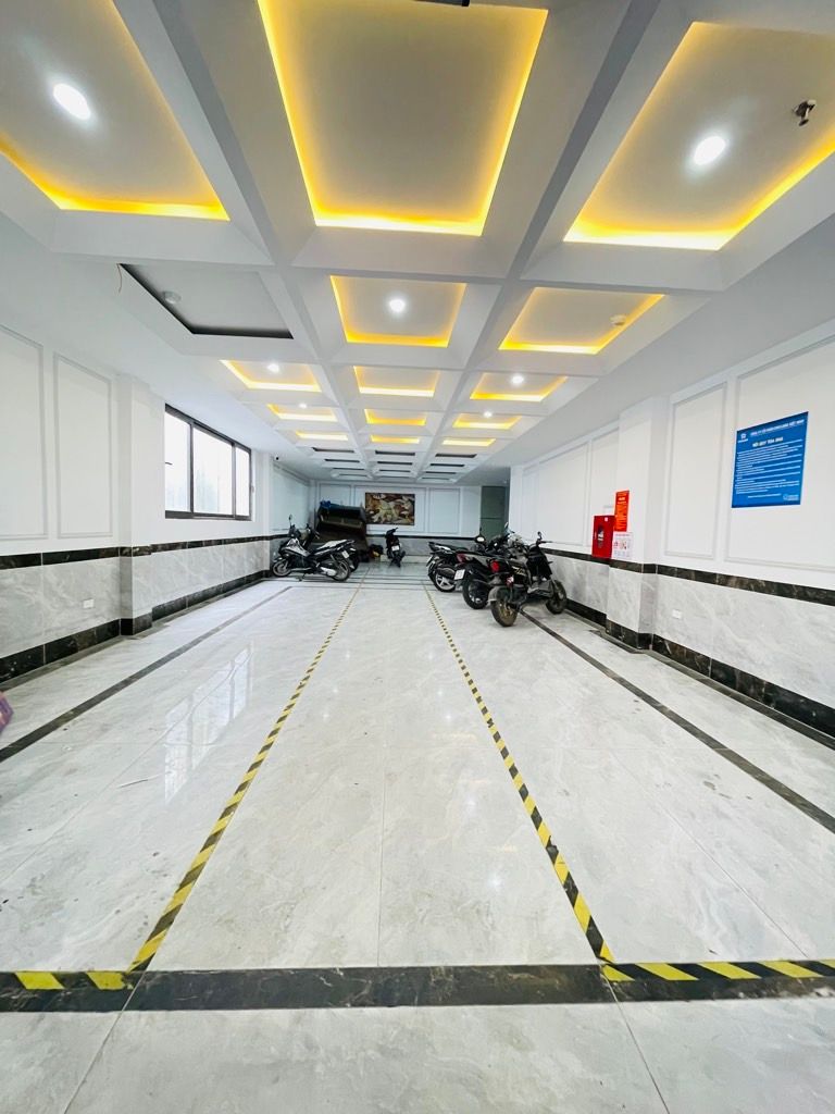 Bán nhà Kim Giang - diện tích 108m2 7 tầng - Lô góc 2 mặt thoáng - giá 42 tỷ