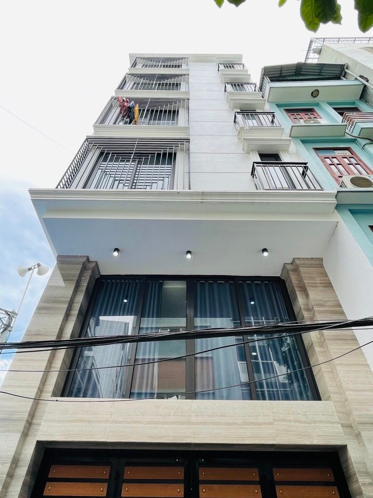 Bán nhà Kim Giang - diện tích 108m2 7 tầng - Lô góc 2 mặt thoáng - giá 42 tỷ