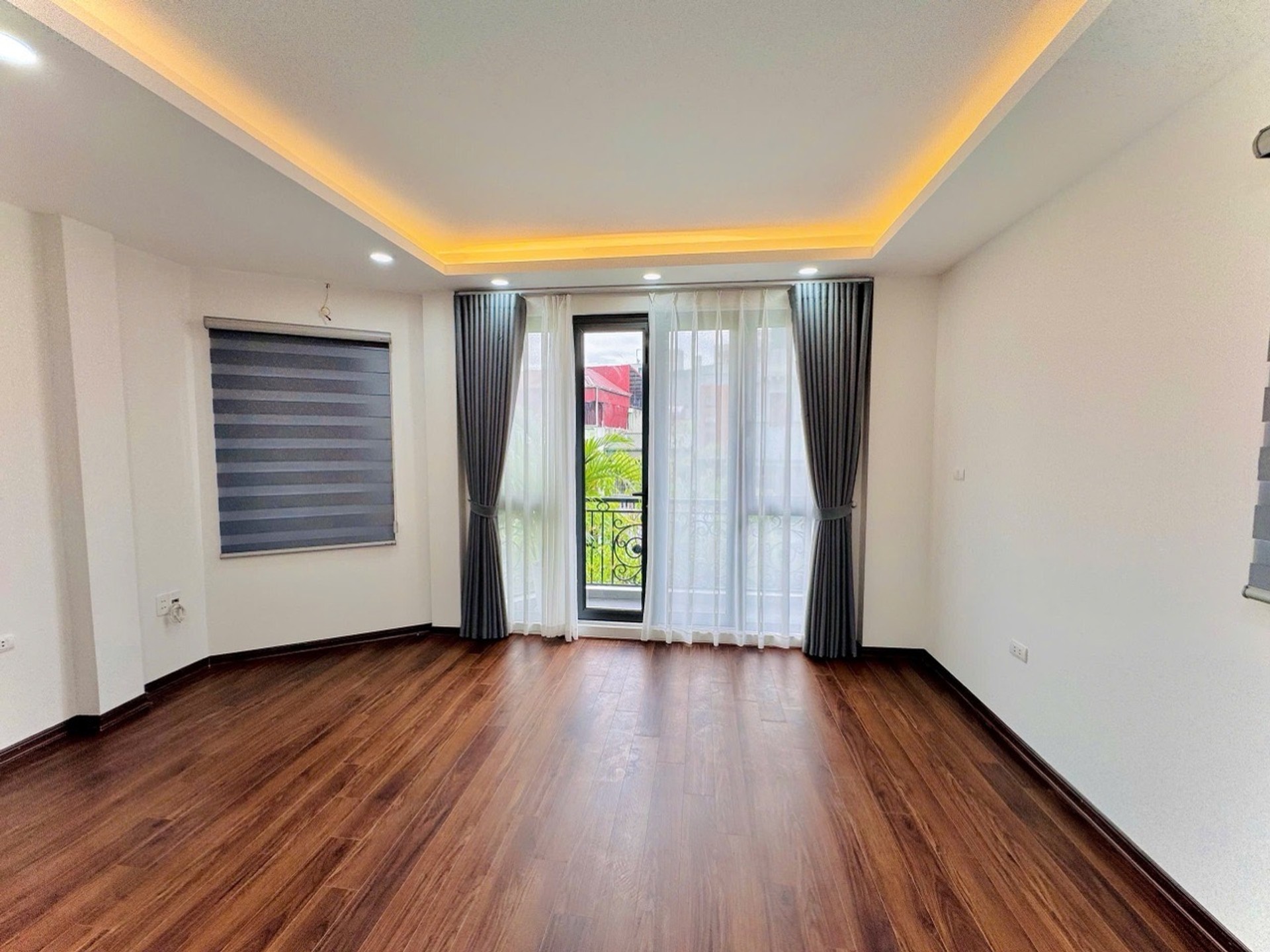 Bán nhà Hoàng Mai - diện tích 55m2 5 tầng - Biệt thự sân vườn - giá 11,45 tỷ