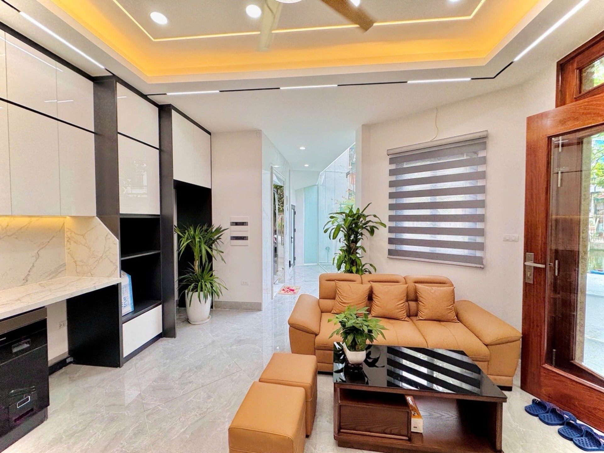 Bán nhà Hoàng Mai - diện tích 55m2 5 tầng - Biệt thự sân vườn - giá 11,45 tỷ