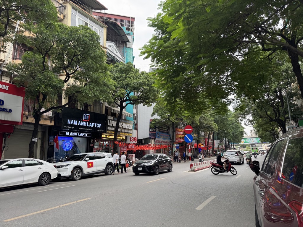 Bán nhà Lê Thanh Nghị - diện tích 70m2 5 tầng - Ô TÔ 4 LÀN - giá 35,8 tỷ