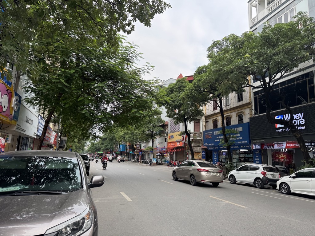 Bán nhà Lê Thanh Nghị - diện tích 70m2 5 tầng - Ô TÔ 4 LÀN - giá 35,8 tỷ