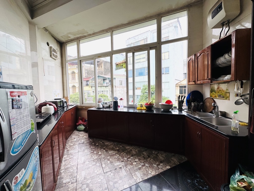 Bán nhà Lê Thanh Nghị - diện tích 70m2 5 tầng - Ô TÔ 4 LÀN - giá 35,8 tỷ