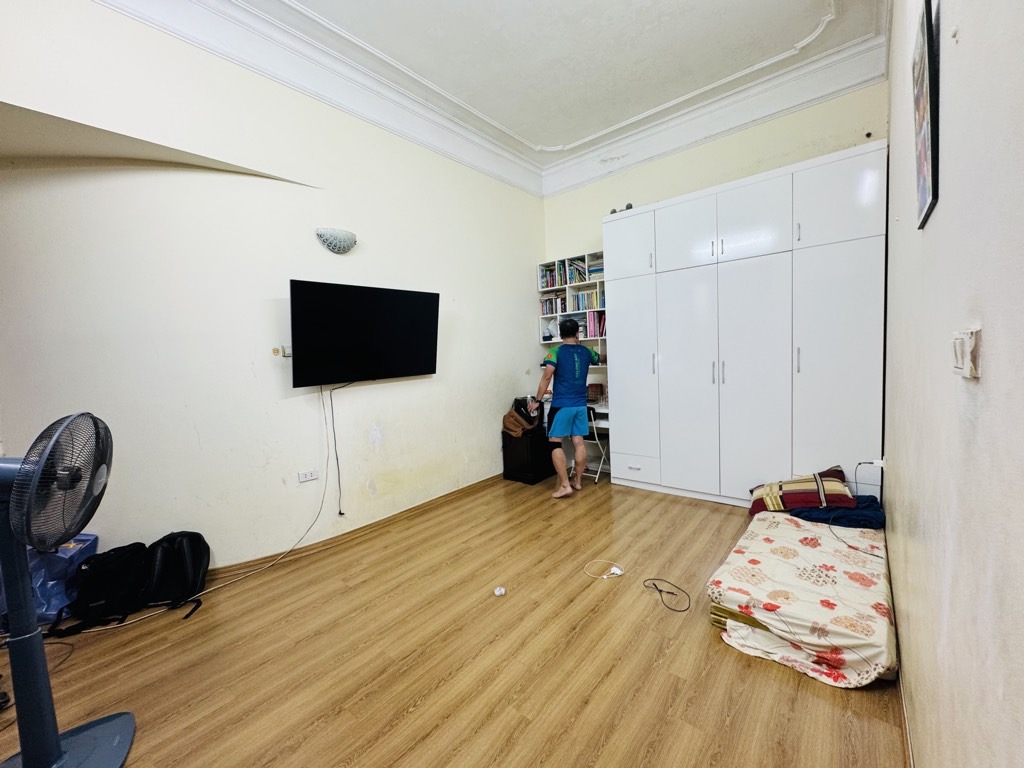 Bán nhà Lê Thanh Nghị - diện tích 70m2 5 tầng - Ô TÔ 4 LÀN - giá 35,8 tỷ