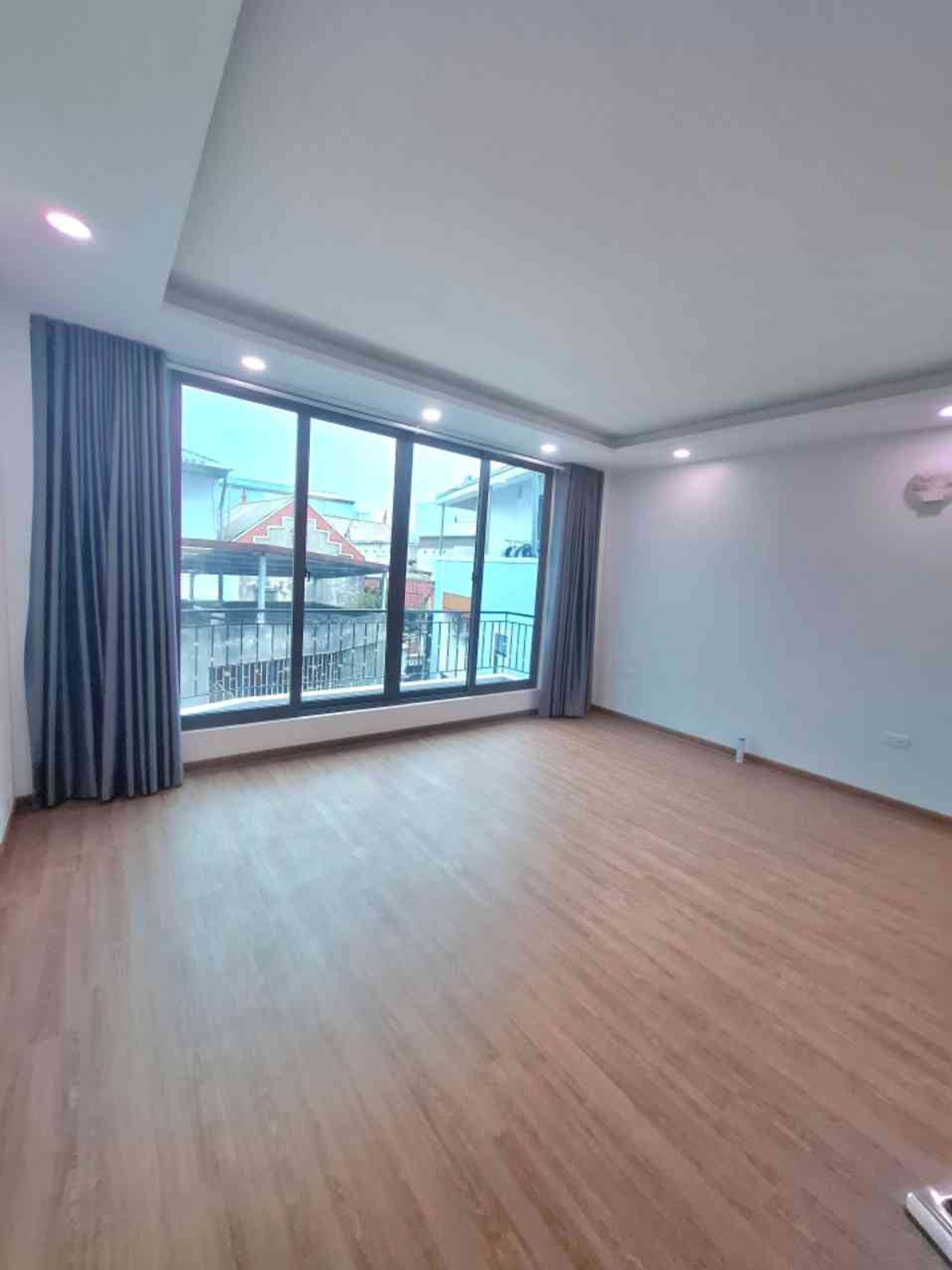Bán nhà Hoàng Mai - diện tích 40m2 6 tầng - Lô góc 2 mặt thoáng - giá 12 tỷ