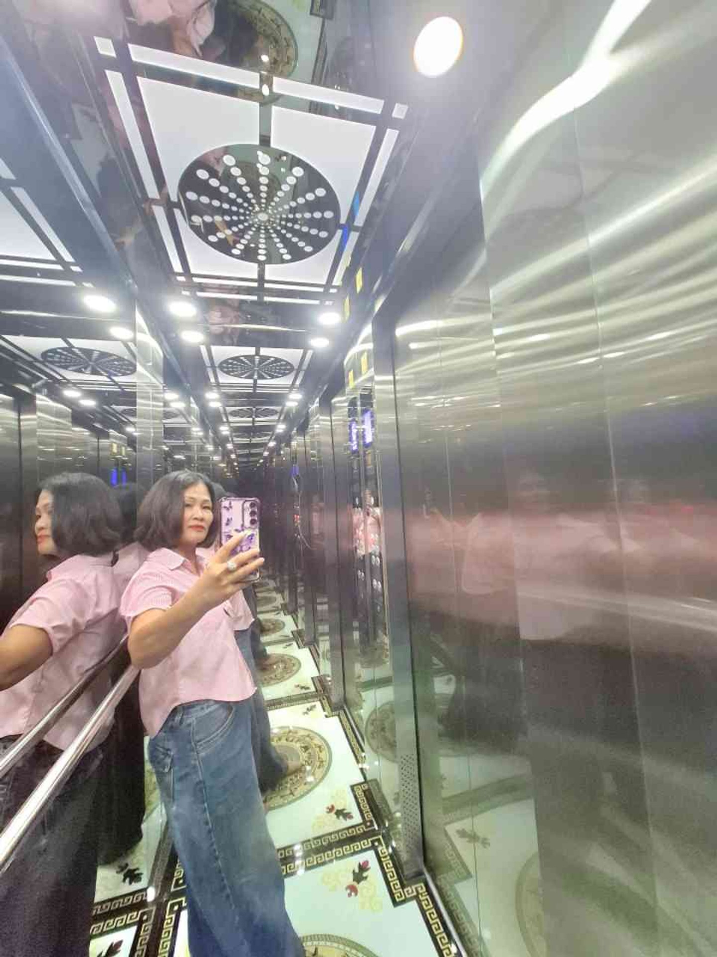 Bán nhà Hoàng Mai - diện tích 40m2 6 tầng - Lô góc 2 mặt thoáng - giá 12 tỷ