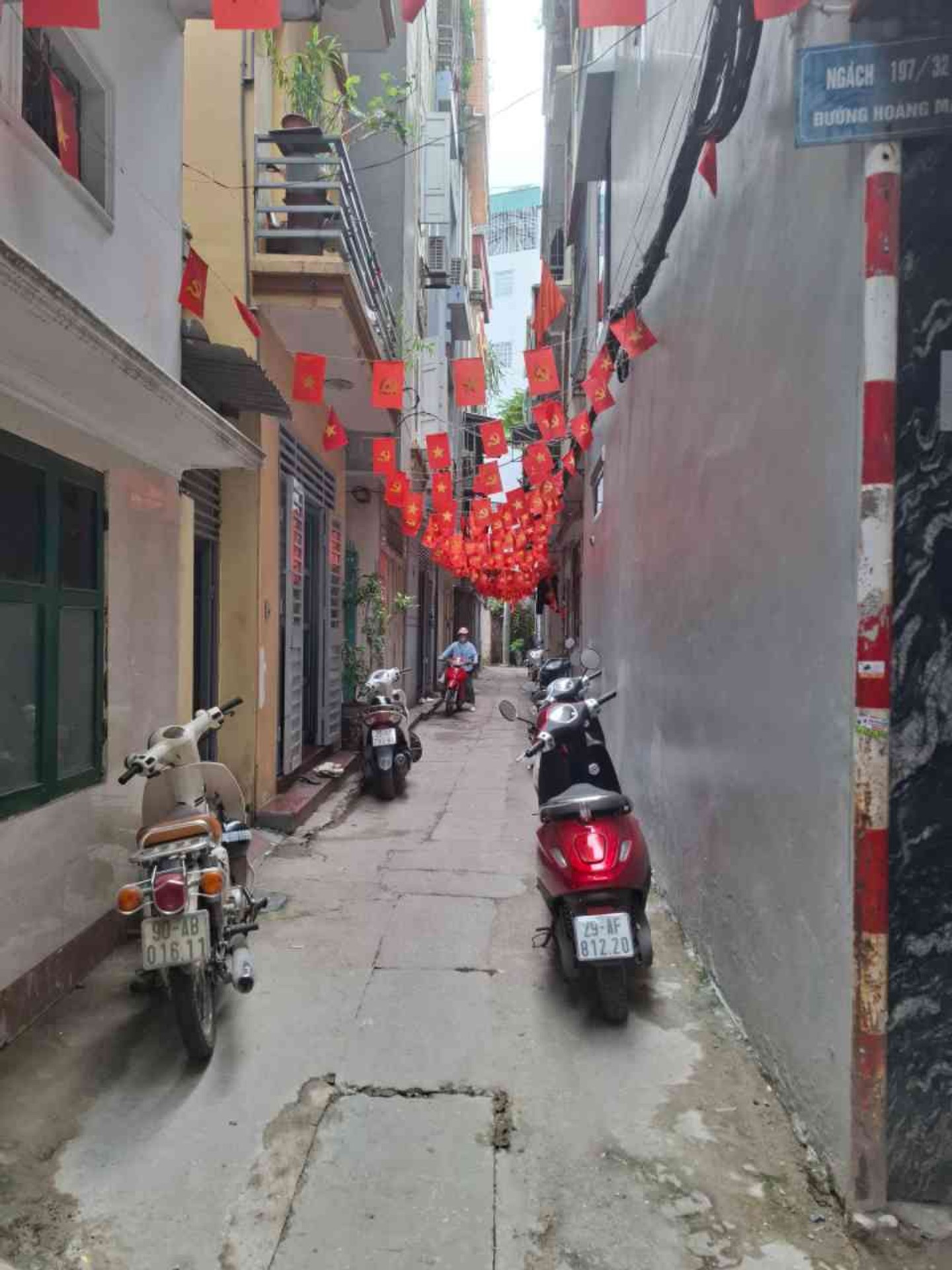 Bán nhà Hoàng Mai - diện tích 40m2 6 tầng - Lô góc 2 mặt thoáng - giá 12 tỷ