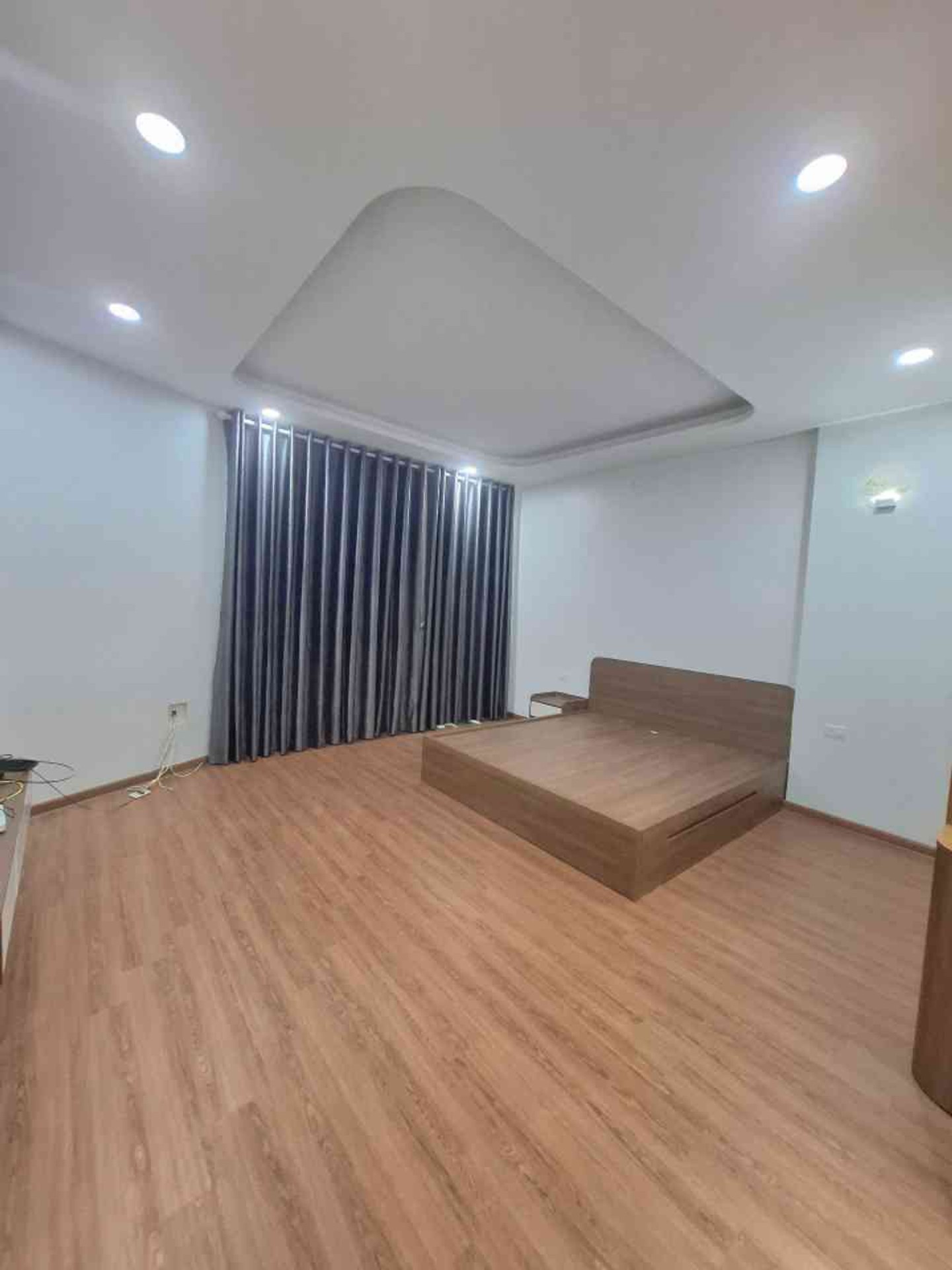 Bán nhà Hoàng Mai - diện tích 40m2 6 tầng - Lô góc 2 mặt thoáng - giá 12 tỷ