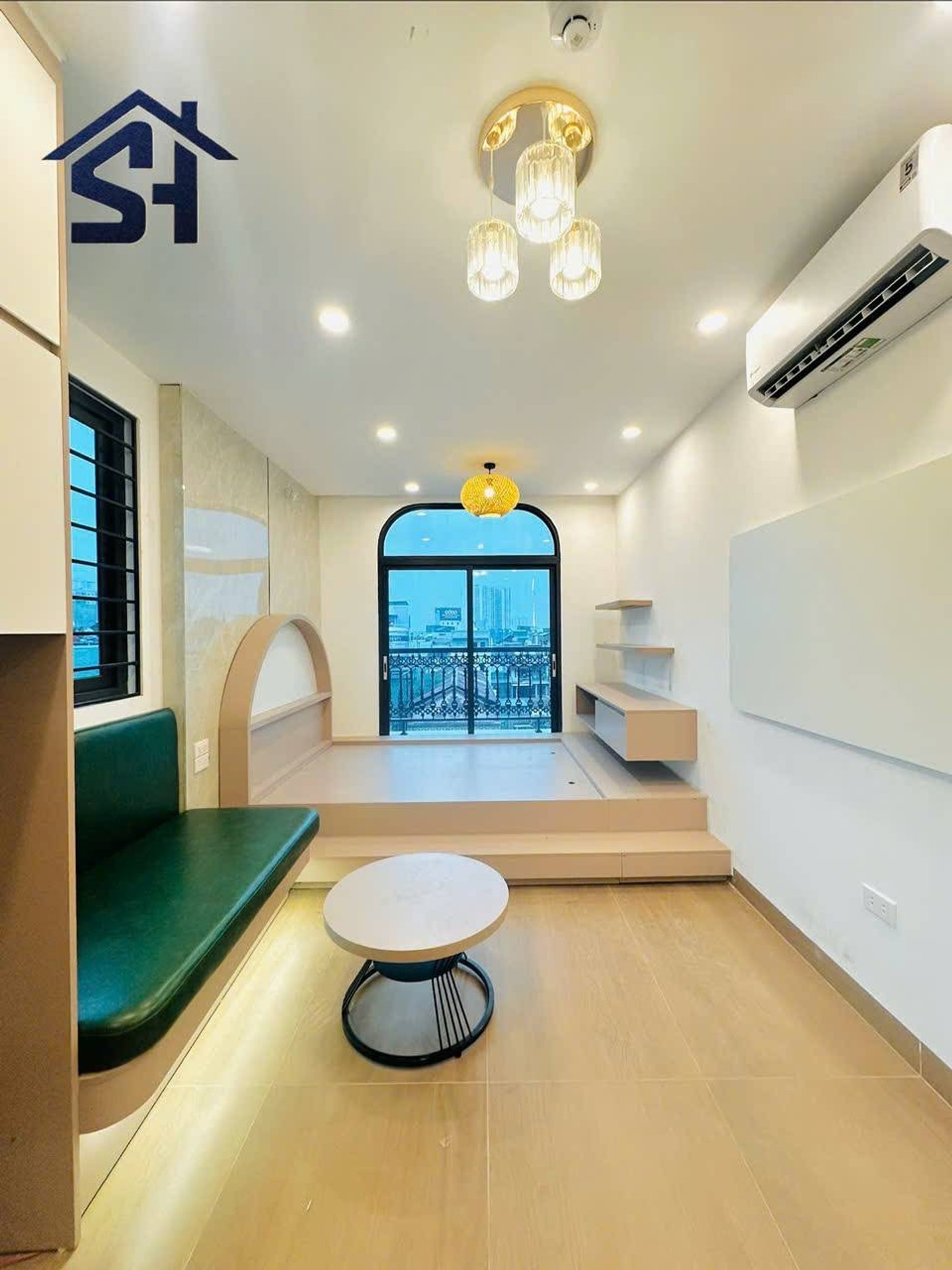 Bán nhà Hoàng Đạo Thành - diện tích 96m2 8 tầng - ô tô tránh - giá 46 tỷ