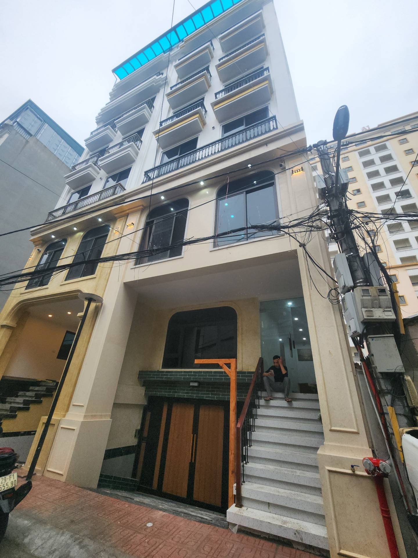 Bán nhà Hoàng Đạo Thành - diện tích 96m2 8 tầng - ô tô tránh - giá 46 tỷ