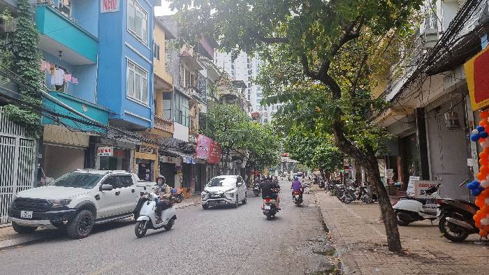 Bán nhà Tân Ấp - diện tích 343.8m2 3 tầng - Cặp đôi Biệt thự mặt phố - giá 30,6 tỷ