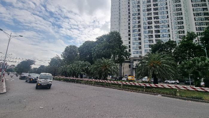 Bán nhà Tân Ấp - diện tích 343.8m2 3 tầng - Cặp đôi Biệt thự mặt phố - giá 30,6 tỷ