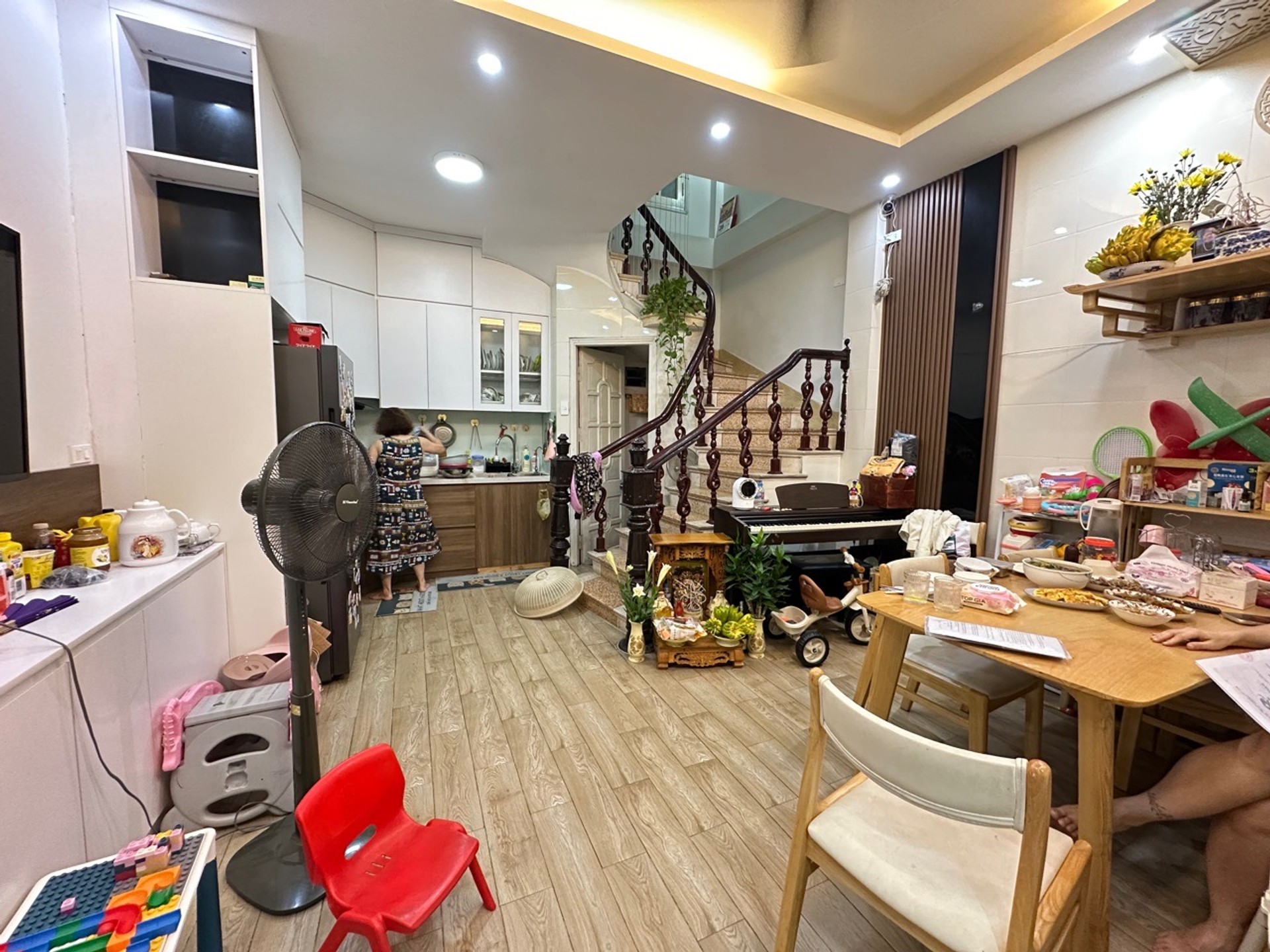 Bán nhà Lạc Trung - diện tích 31m2 4 tầng - ô tô đỗ cửa - giá 8,5 tỷ
