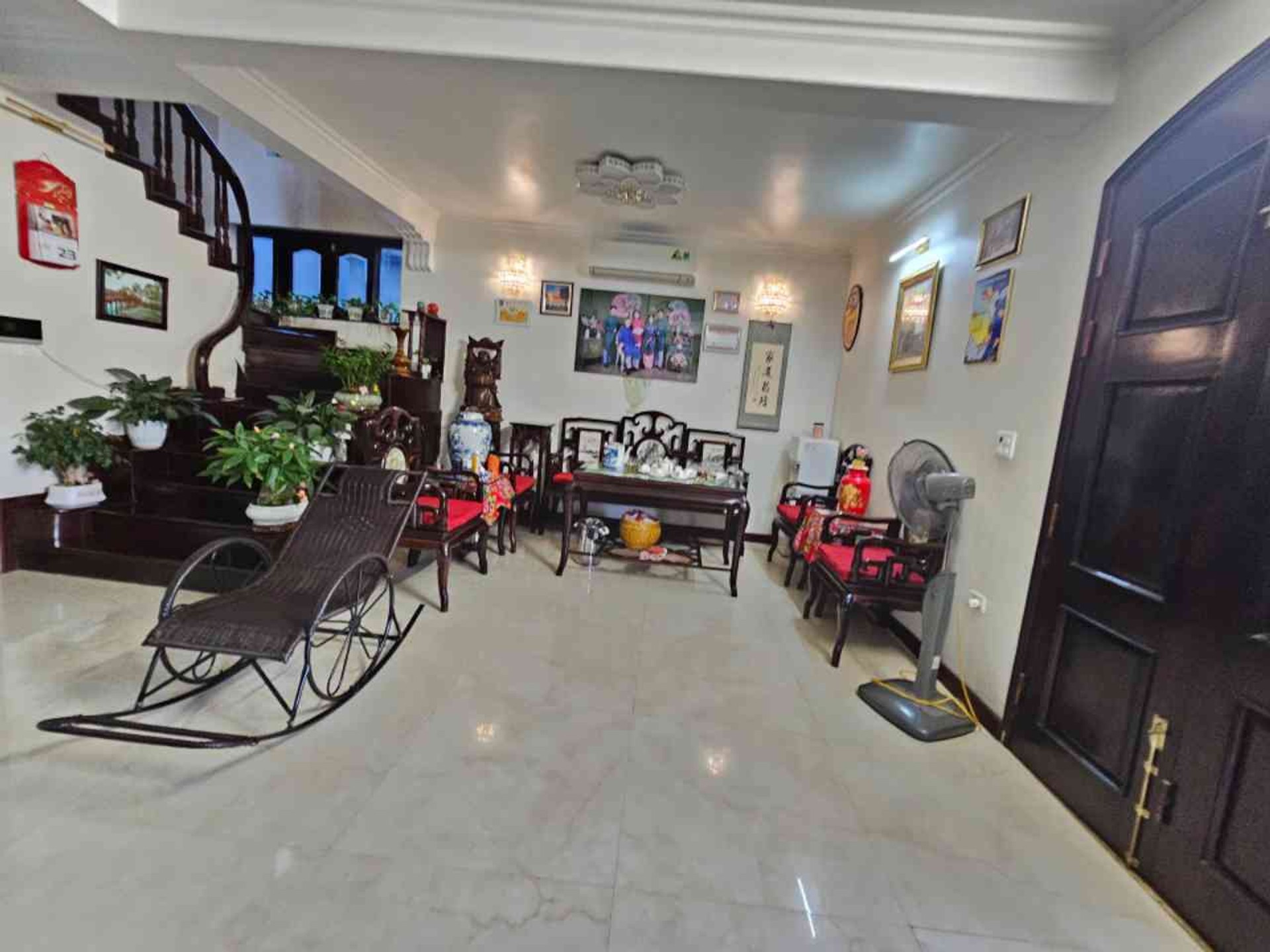 Bán nhà Hưng Phúc - diện tích 878m2 3 tầng - Biệt thự sân vườn thổ cư - giá 162 tỷ