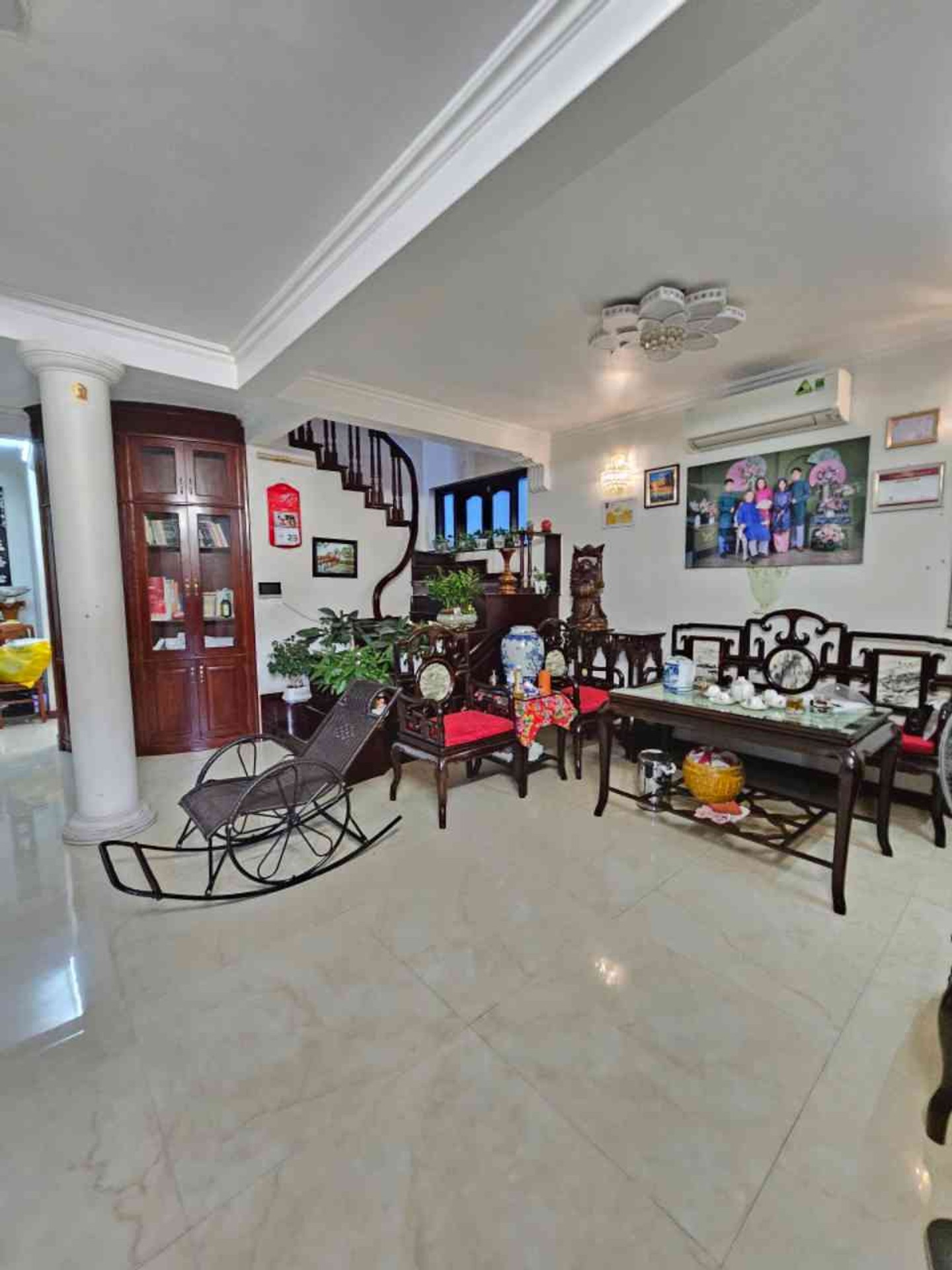 Bán nhà Hưng Phúc - diện tích 878m2 3 tầng - Biệt thự sân vườn thổ cư - giá 162 tỷ