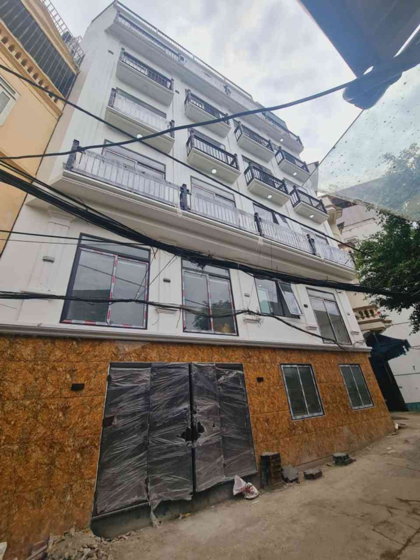 Bán nhà Hoàng Văn Thái - diện tích 54m2 6 tầng - 2 ô tô tránh - giá 22,5 tỷ