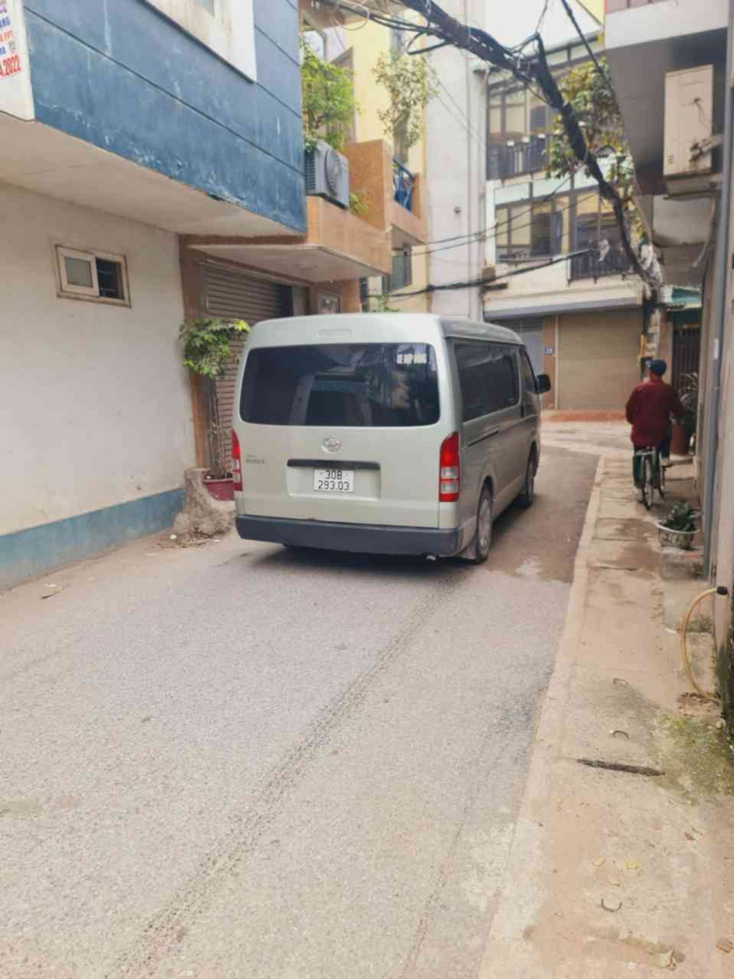 Bán nhà Hoàng Văn Thái - diện tích 54m2 6 tầng - 2 ô tô tránh - giá 22,5 tỷ