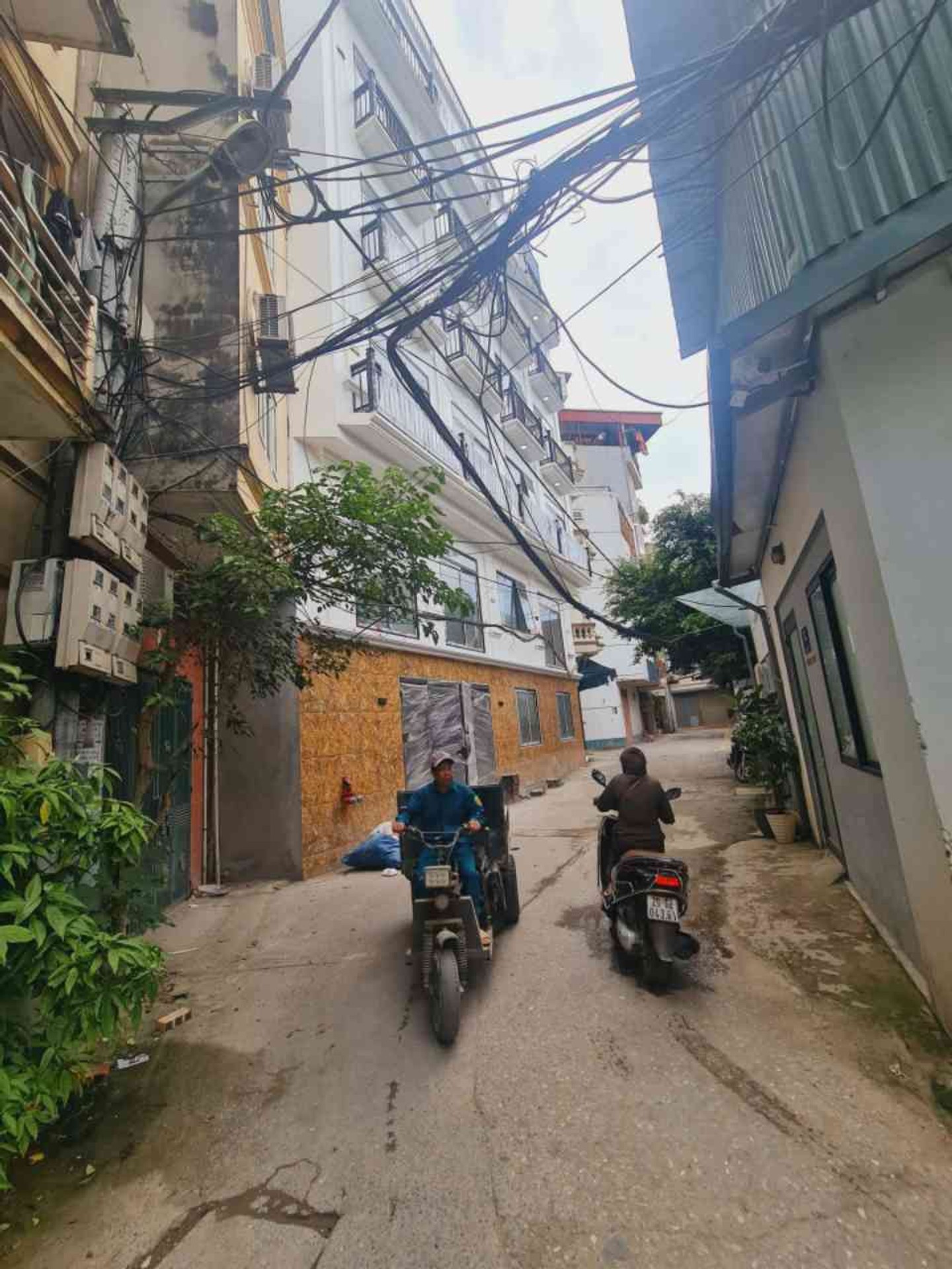 Bán nhà Hoàng Văn Thái - diện tích 54m2 6 tầng - 2 ô tô tránh - giá 22,5 tỷ