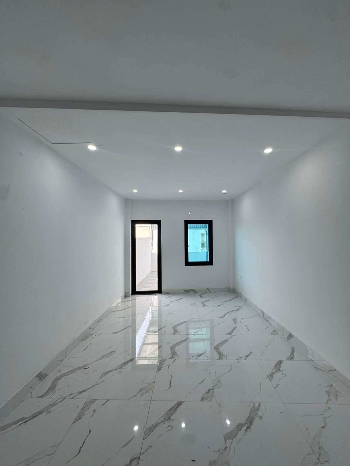 Bán nhà Hoàng Liệt - diện tích 40m2 5 tầng - Ngõ ô tô - giá 12,4 tỷ