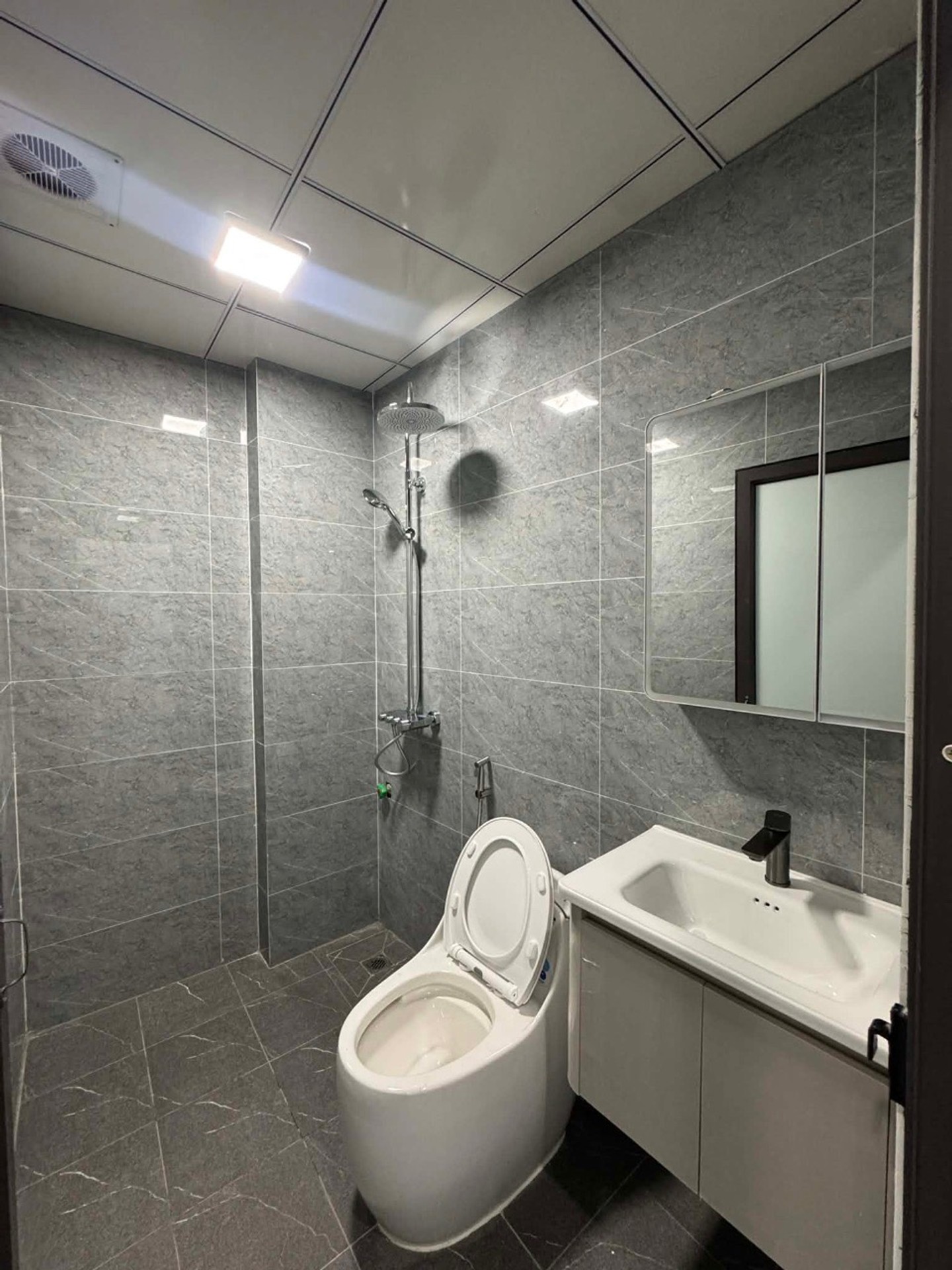Bán nhà Hoàng Liệt - diện tích 40m2 5 tầng - Ngõ ô tô - giá 12,4 tỷ