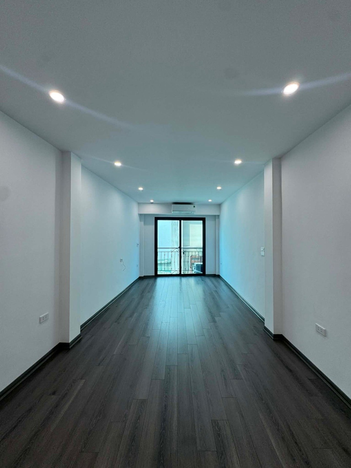 Bán nhà Hoàng Liệt - diện tích 40m2 5 tầng - Ngõ ô tô - giá 12,4 tỷ